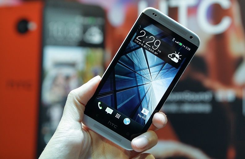 Thay màn hình HTC Desire 700 giá rẻ